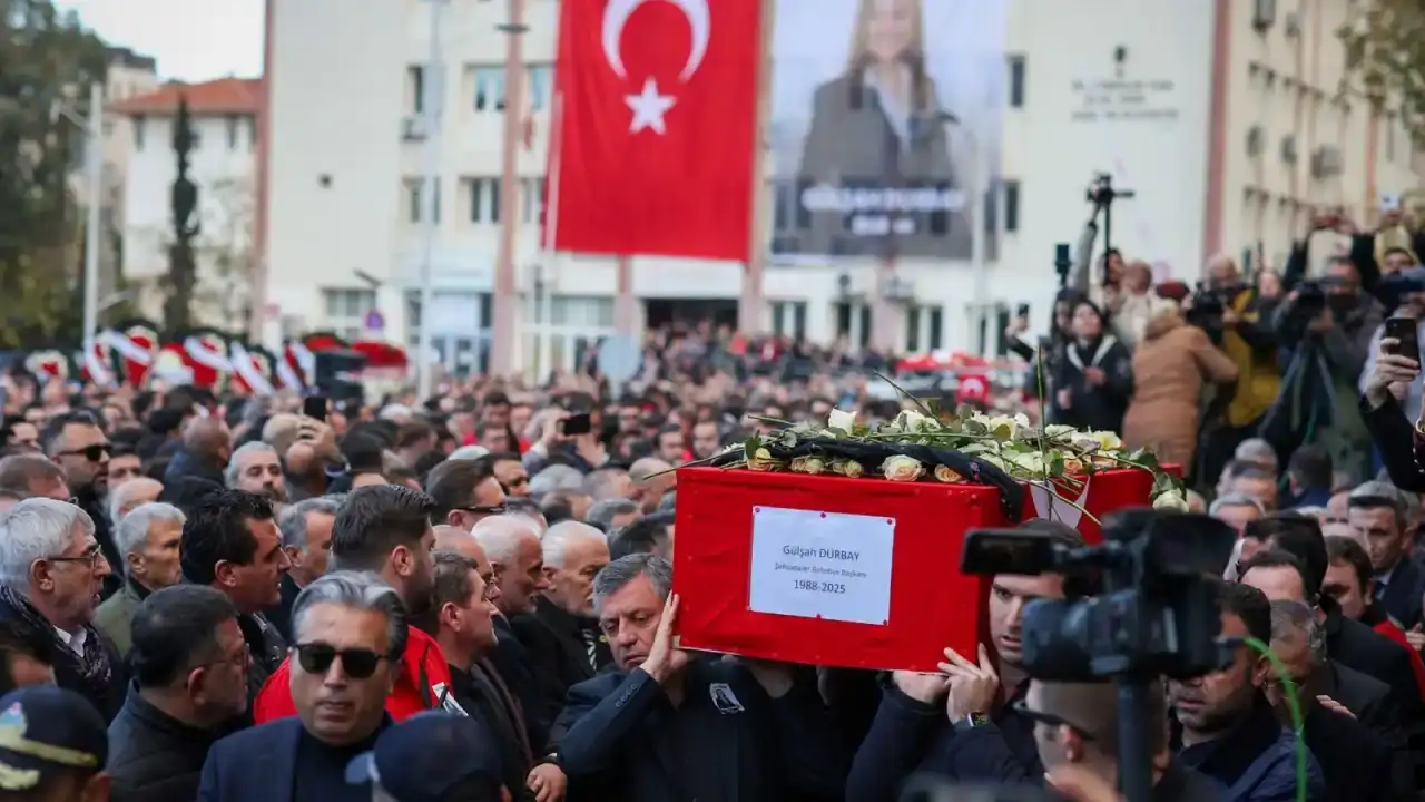 Gülşah Durbay’a Son Görev: Cenazeden Yürek Burkan Görüntüler 1